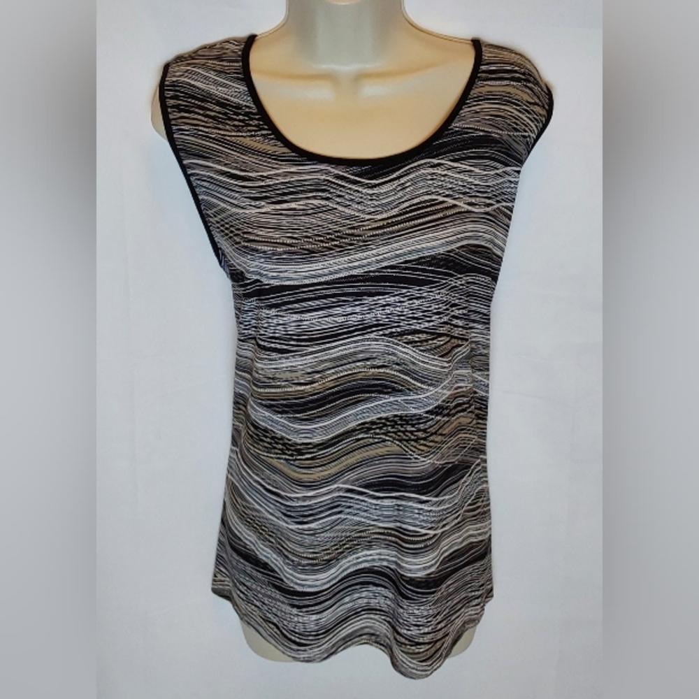 Kasper Black and White Wave Pattern Tank Top